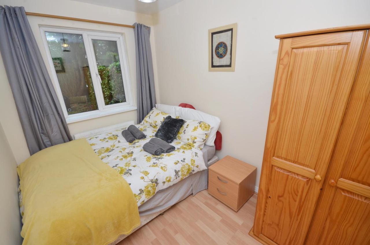 Bright Stylish 2 Bedroom Garden Apartment South Belfast Close To Everything Bagian luar foto